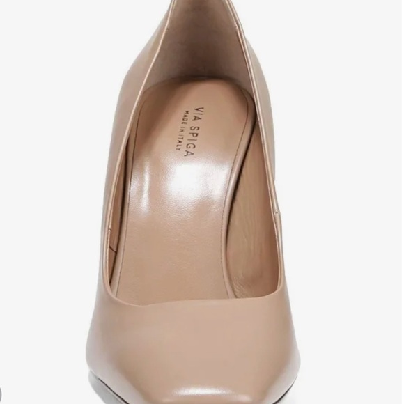 WORN Via Spiga
Tan Beatrice Square-toe Block Heel Pumps - Picture 2 of 11